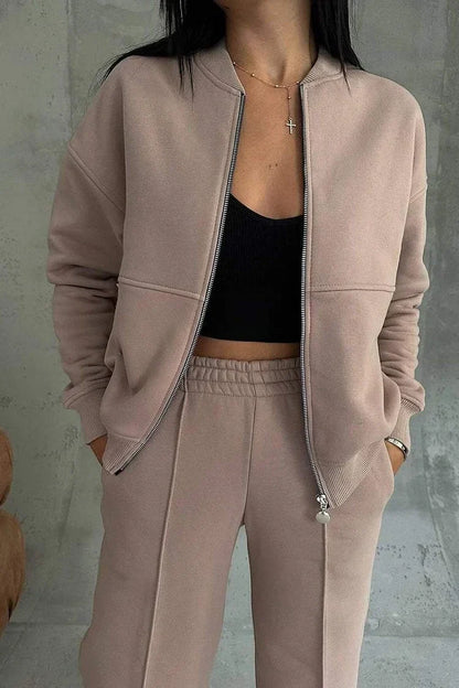 Chic Minimaliste – Ensemble Élégant