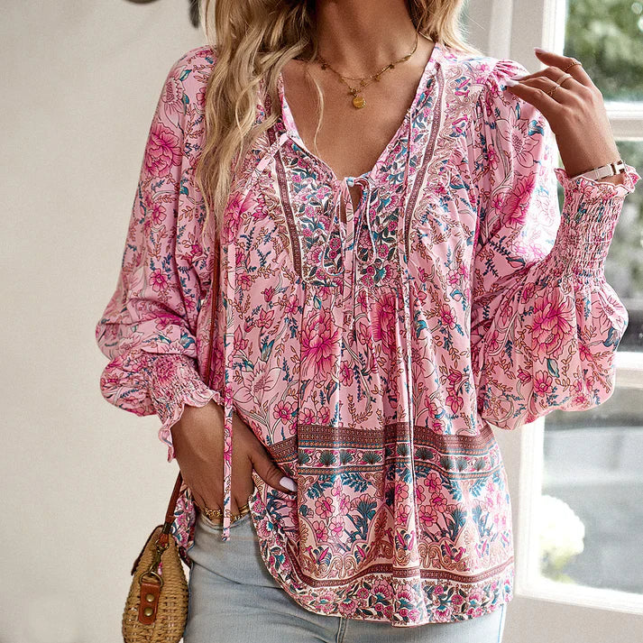 FloraChic – Blouse Imprimée à Manches Longues & Noeud Ajustable