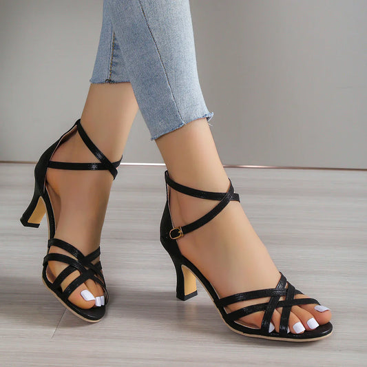 Luna – Sandales à Talon Bas et Brides Croisées