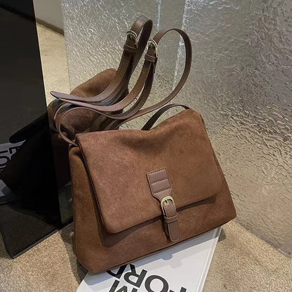 Naya Velours – Sac Bandoulière Suédine à Boucle