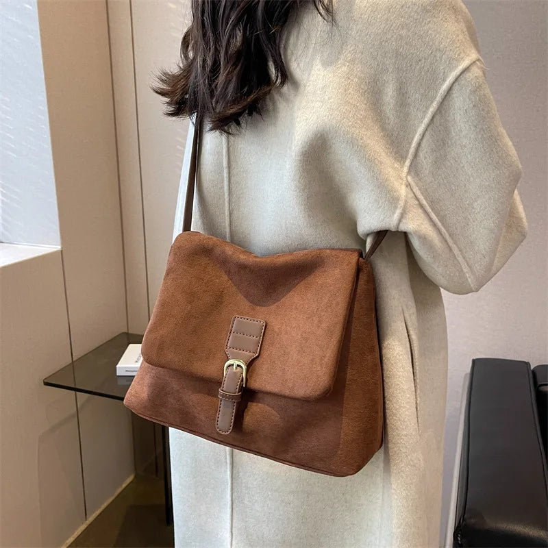 Naya Velours – Sac Bandoulière Suédine à Boucle